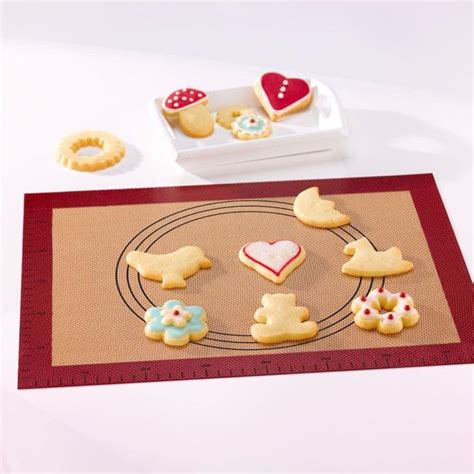 Silikonska podloga za peko pasjih piškotov z različnimi oblikami