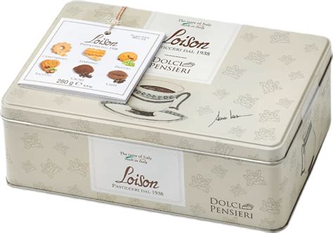 pripravljeni strojni piškoti v piškotni škatli