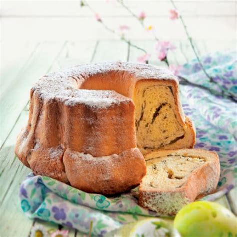 slika sklede s skuto, ki jo pretlačijo z vilicami