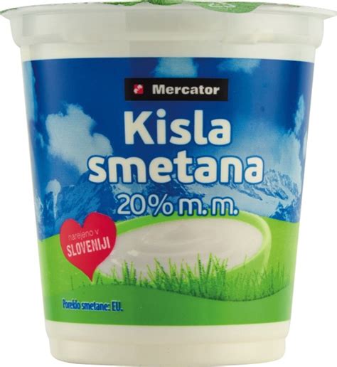 Fotografija: maslo, moka, mleko in kisla smetana, ki povečajo kalorije