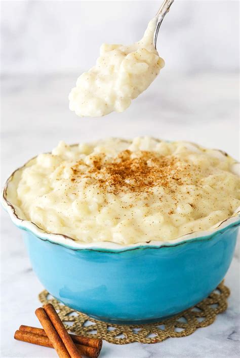 Thematic photo of a bowl of creamy rice pudding with toppings