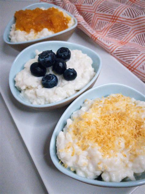 Photo of a beautifully presented rice pudding with various toppings