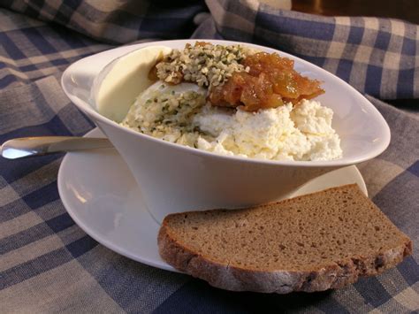 sestavine za pripravo domače skute