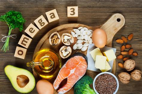 Infografika: Seznam ključnih hranil v veganski nosečnosti (vitamin B12, železo, cink, omega-3 maščobne kisline)