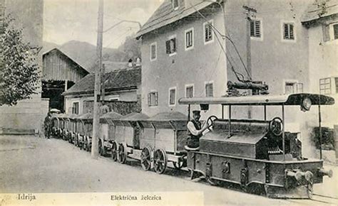 Stara fotografija Idrije ali rudnika živega srebra