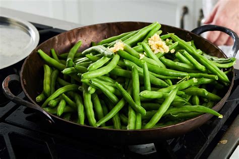 Infographics on how to prepare green beans