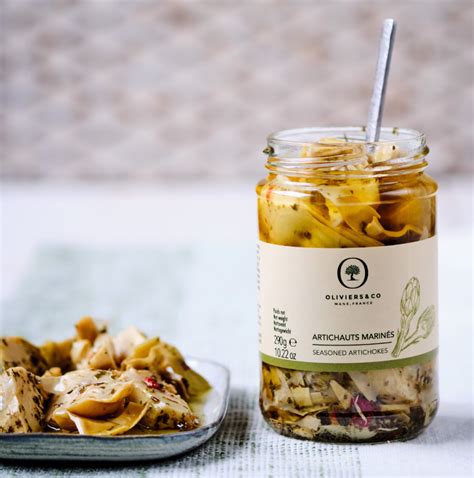 Shema čiščenja artičoke z označenimi deli za odstranitev