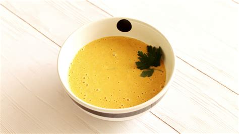 sestavine za preliv tisočerih otokov, vključno z majonezo in kečapom