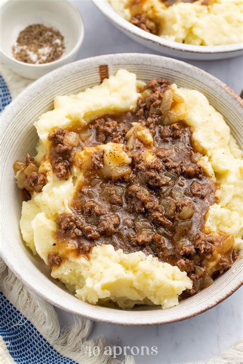 Photo of a delicious goulash served with mashed potatoes