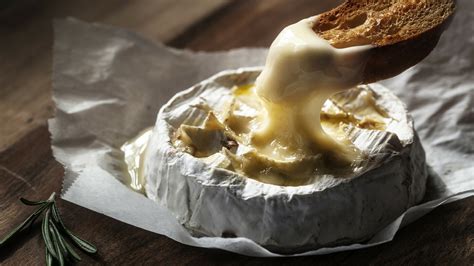 Zgodovinska ilustracija izdelave sira camembert