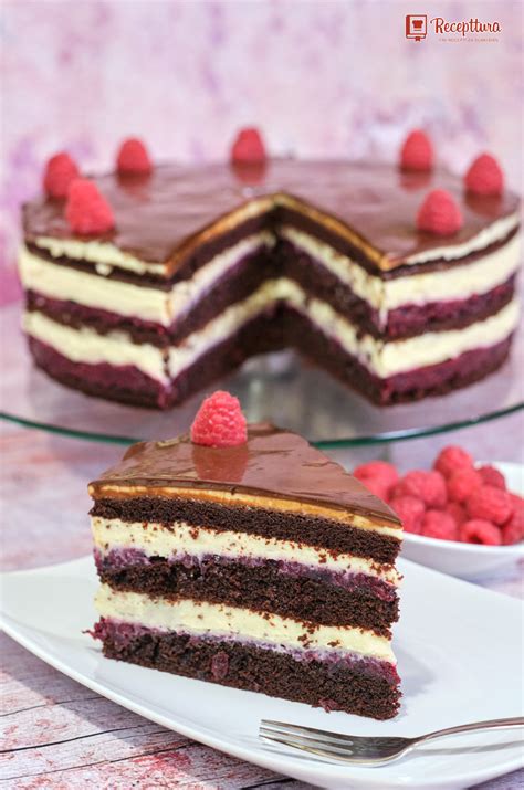 Slika torte s čokoladnim biskvitom