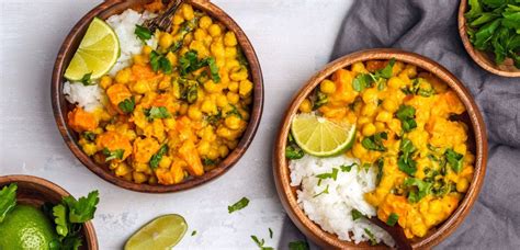 Curry s sladkim krompirjem in čičeriko
