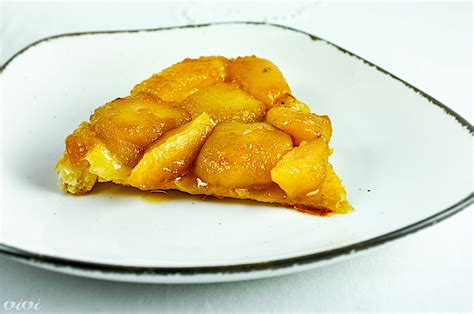 tarte Tatin s karameliziranimi jabolki in testom