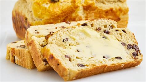 Thematic photo of milk bread with raisins