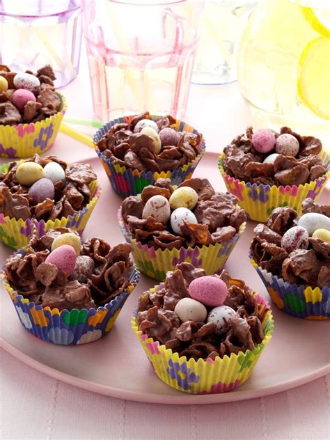 Velikonočni cupcakesi z okrasjem