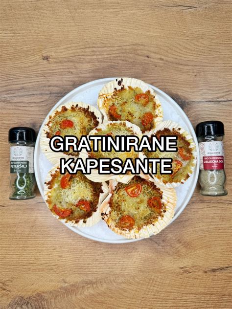 fotografija: sestavine za nadev iz kruha in zelišč