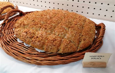 Ilustracija ajdovih štrukljev