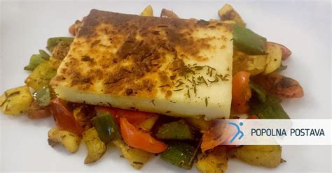 Fotografija: popečen sir na žaru, postrežen z zelenjavo