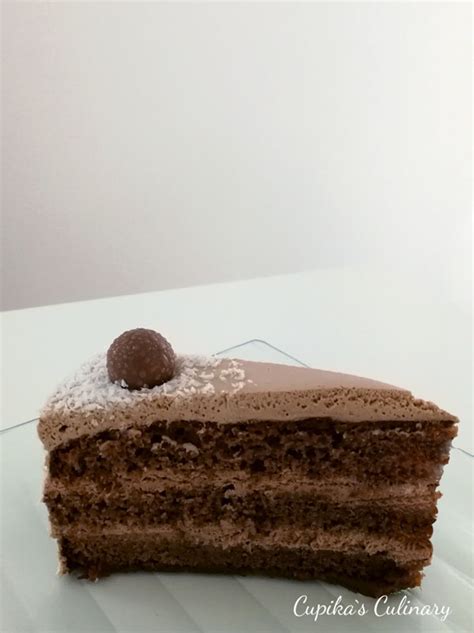 Plastovita torta z Nutella biskvitom in kremo z ameriškimi piškoti