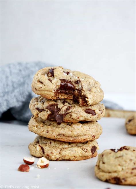Photo of hazelnut cookies with chocolate cream