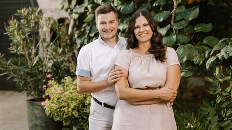 Tematska fotografija: slaščičarka med delom ali poudarek na naravnih sestavinah