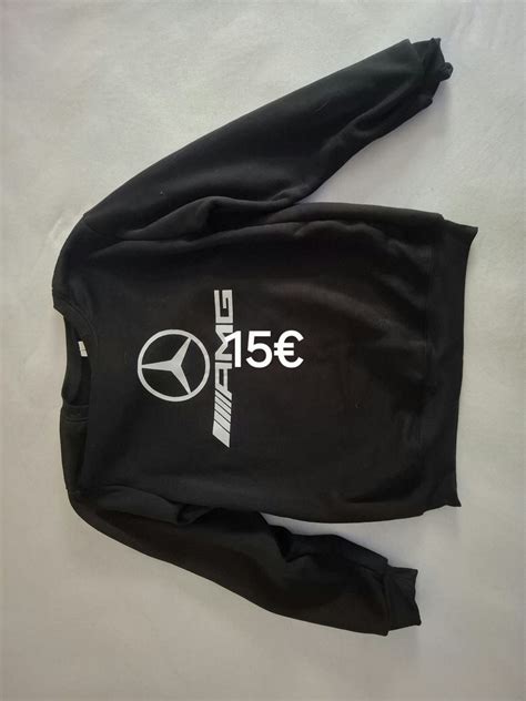 različni kosi piščanca pripravljeni za cvrtje