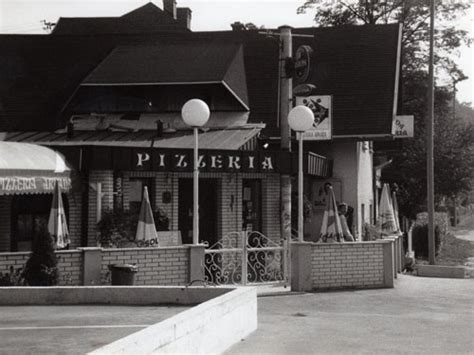 Zgodovinska fotografija Picerije Arkada v Škofljici ali sodobna zunanjost lokala