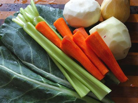 priprava zelenjave za pesino juho