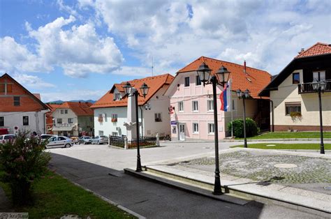 Zunanjost picerije Pri Roku, Levstikov trg, Velike Lašče