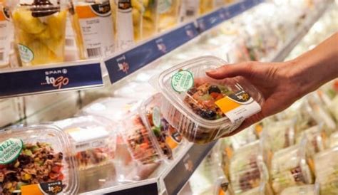 fotografija raznolikih izdelkov iz ponudbe SPAR To Go