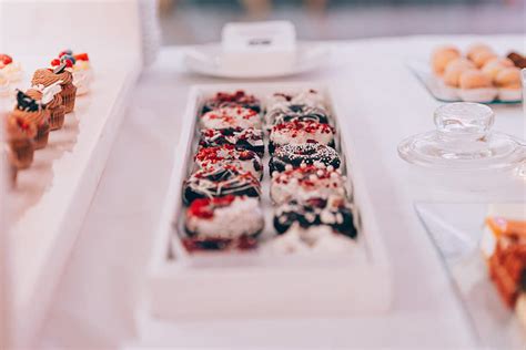 Raznolike slaščice in torte iz ponudbe