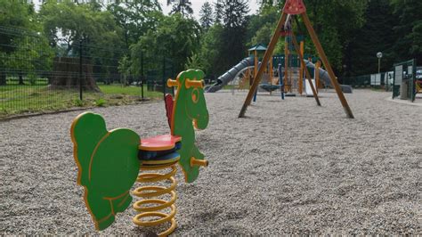 Lokacija slaščičarne v parku Šturje in bližnje otroško igrišče