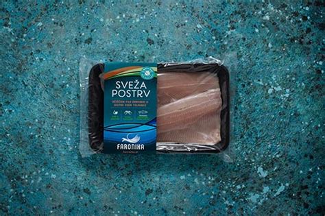 Sveža postrv v ribogojnici