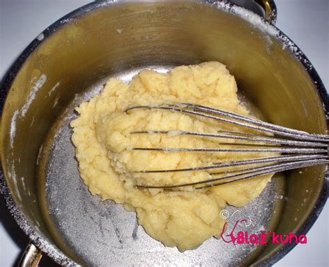 Sestavine za paljeno testo: moka, maslo, voda, jajce
