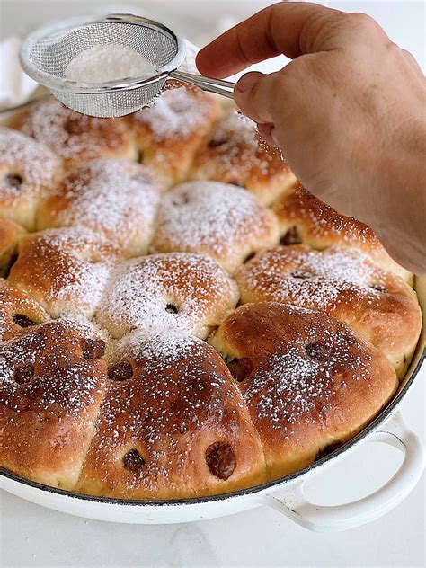 Kvadratni kosi bananinega peciva s čokoladnimi koščki