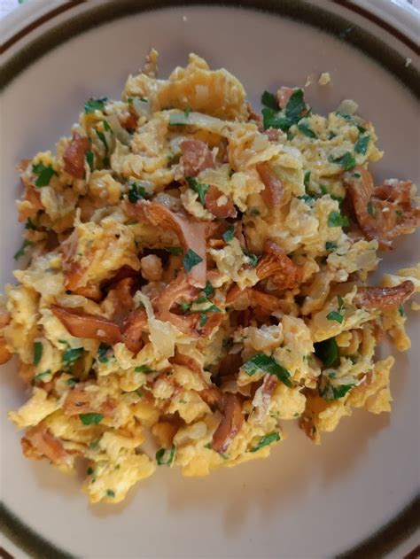 Fotografija pečenega radiča z jajci
