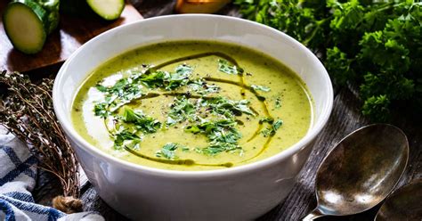 različni dodatki za juho iz bučk