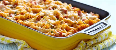 pečen narastek iz testenin s piščancem in mocarelo