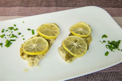 Ocvrte osličeve fileje z limono