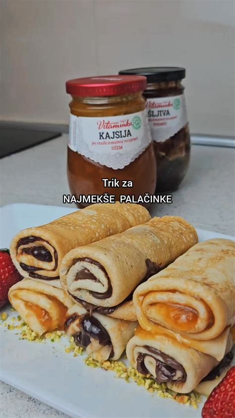 Različni nadevi za palačinke: marmelada, čokoladni namaz, sveže sadje