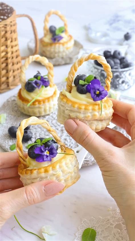 Thematic photo of fruit baskets made from puff pastry
