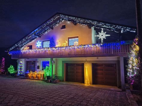 Fotografija pisanih domačih sladolednih lučk v različnih oblikah