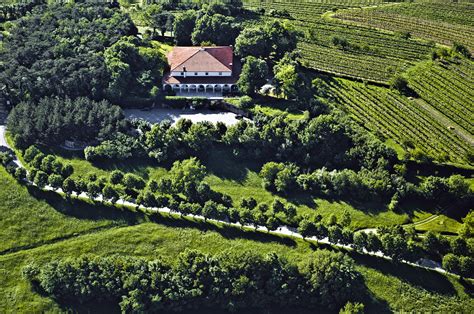 Dvorec Zemono in Gostilna pri Lojzetu