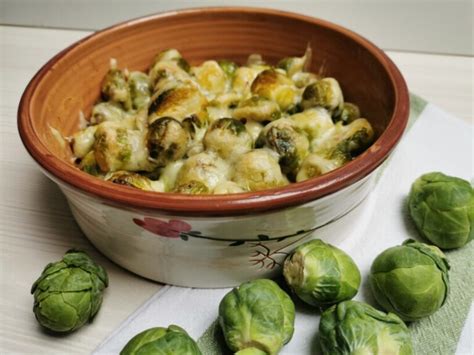 Postopek priprave gratiniranega brstičnega ohrovta v pekaču
