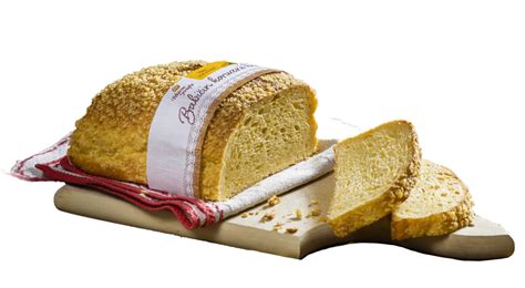 hladen domači kruh na rešetki