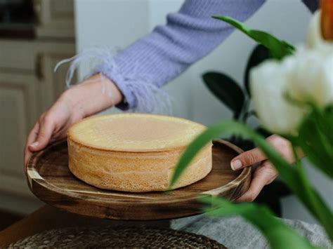 ilustracija sestavin za pomarančno torto brez moke