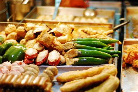 Fotografija ulične hrane Three Fried Stuffed Treasures iz Hong Konga