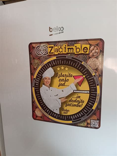 Thematična fotografija za uporabo začimb v rižoti