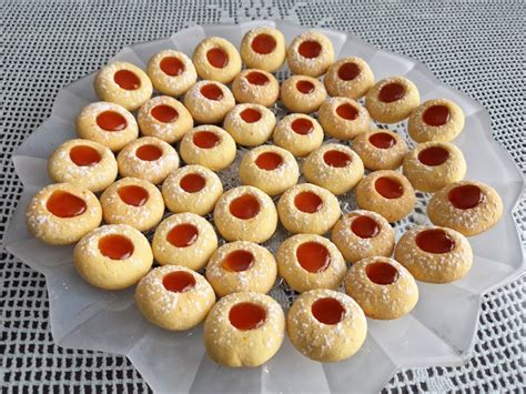 Huzarski krapki z marmelado v sredini