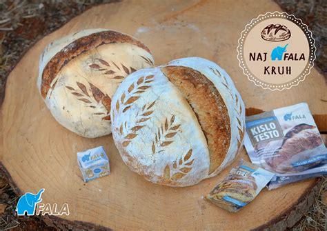 različni veganski kruhi in pecivo